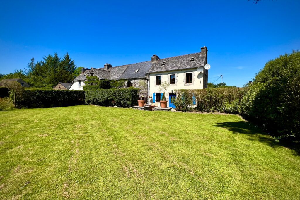 Holiday House Brittany Self Catering accommodation France location vacances bretagne location saisonniere bretagne