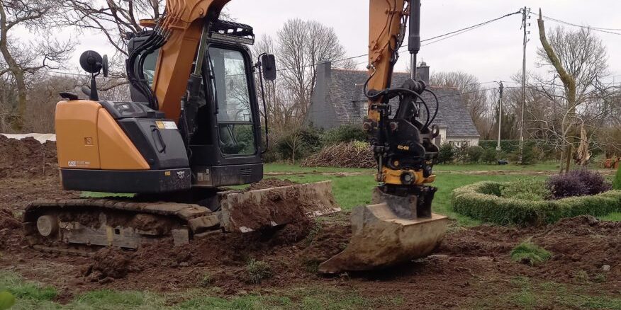 Digging the water supply trench to the new pool